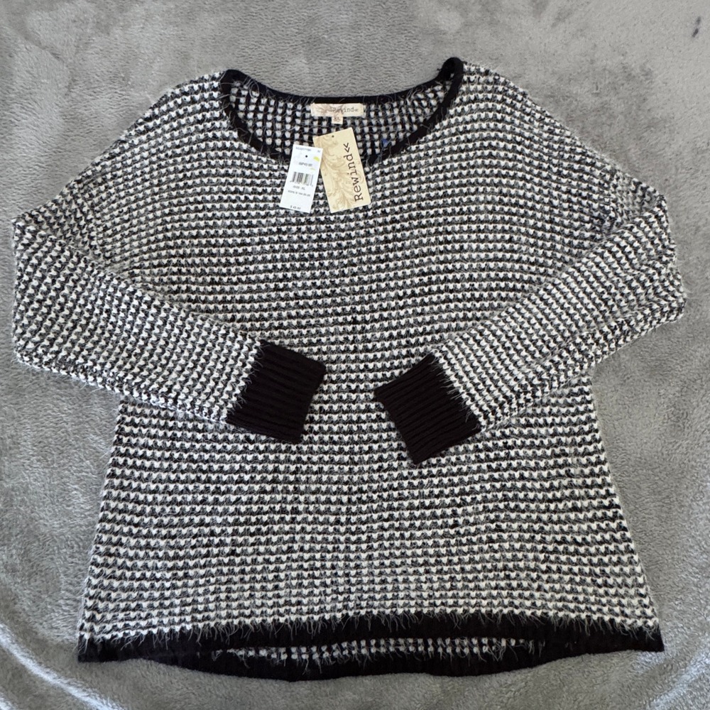NWT Women's Sweater Rewind Brand (Kohl's) Size XL‎ Black / White